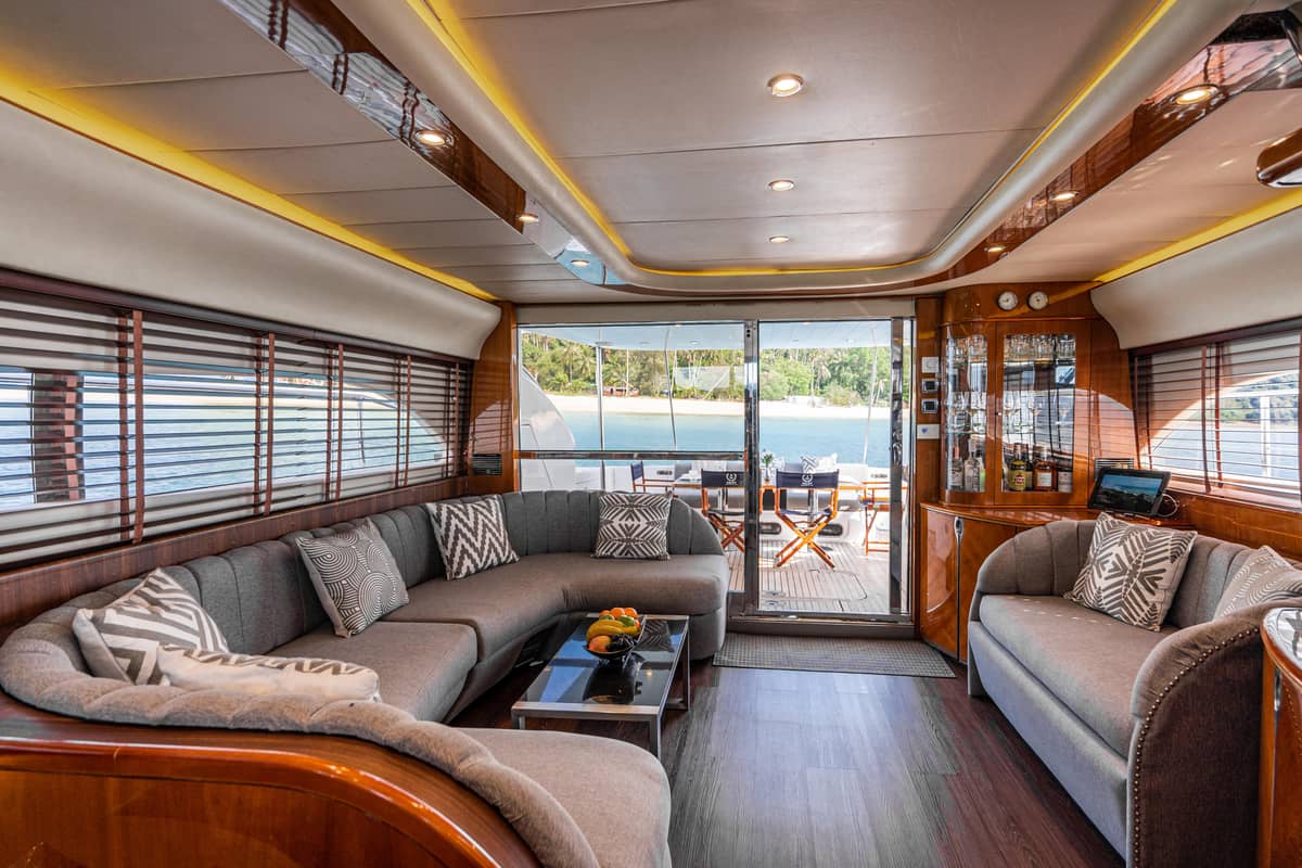head.service.yacht.title