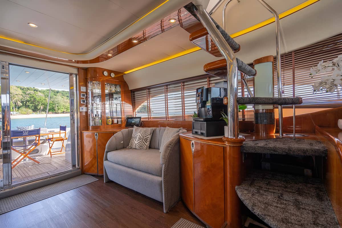 head.service.yacht.title