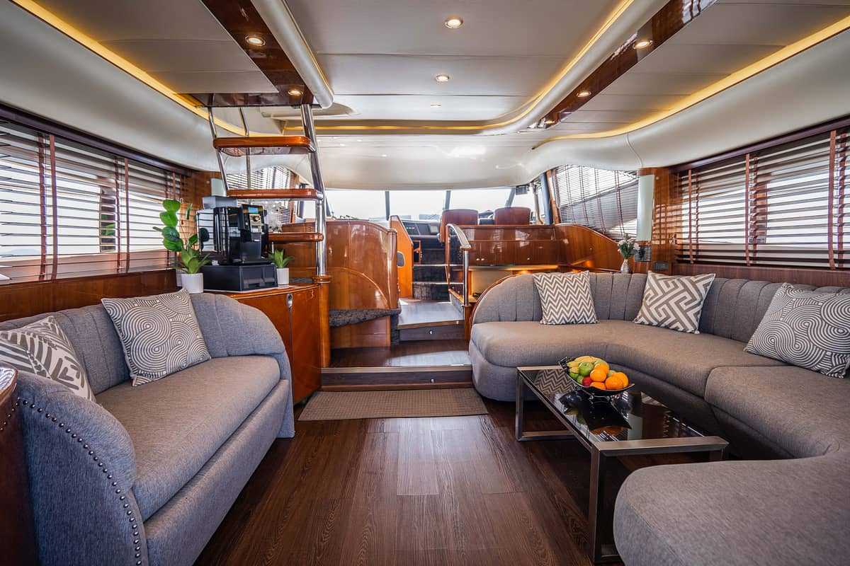head.service.yacht.title