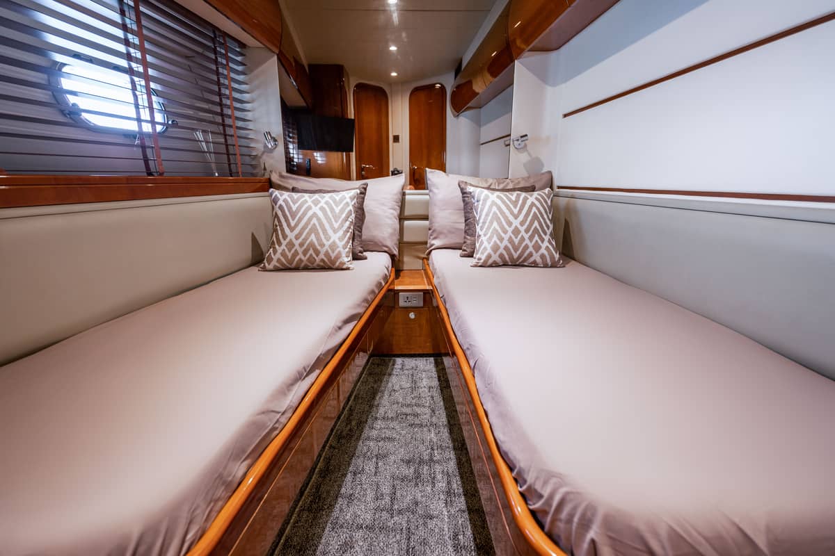 head.service.yacht.title