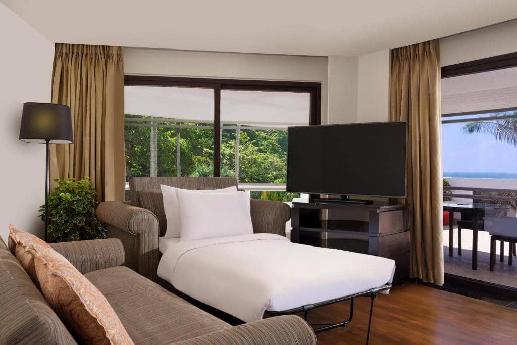 Rent apartments Oceanfront Delux Suite, Thailand, Phuket, Karon | Villacarte