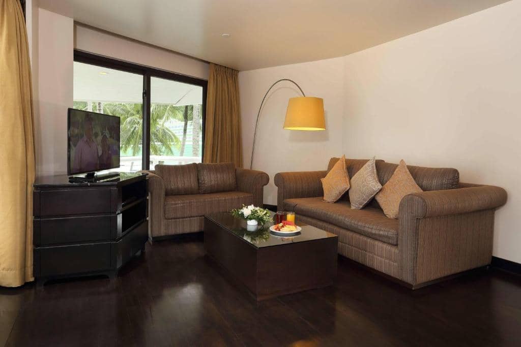Rent apartments Oceanfront Delux Suite, Thailand, Phuket, Karon | Villacarte