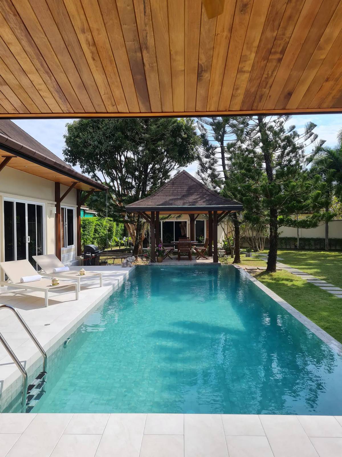 Rent villa Two Villas Kokyang 7, Thailand, Phuket, Nai Harn | Villacarte