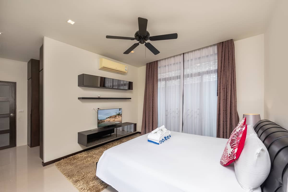 Rent villa Saiyuan Estate Bulan, Thailand, Phuket, Nai Harn | Villacarte