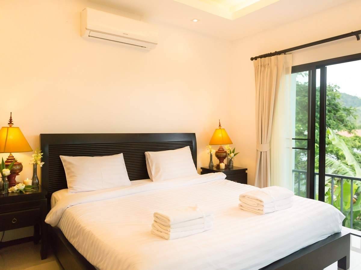 Rent villa EMAUHA, Thailand, Phuket, Nai Harn | Villacarte