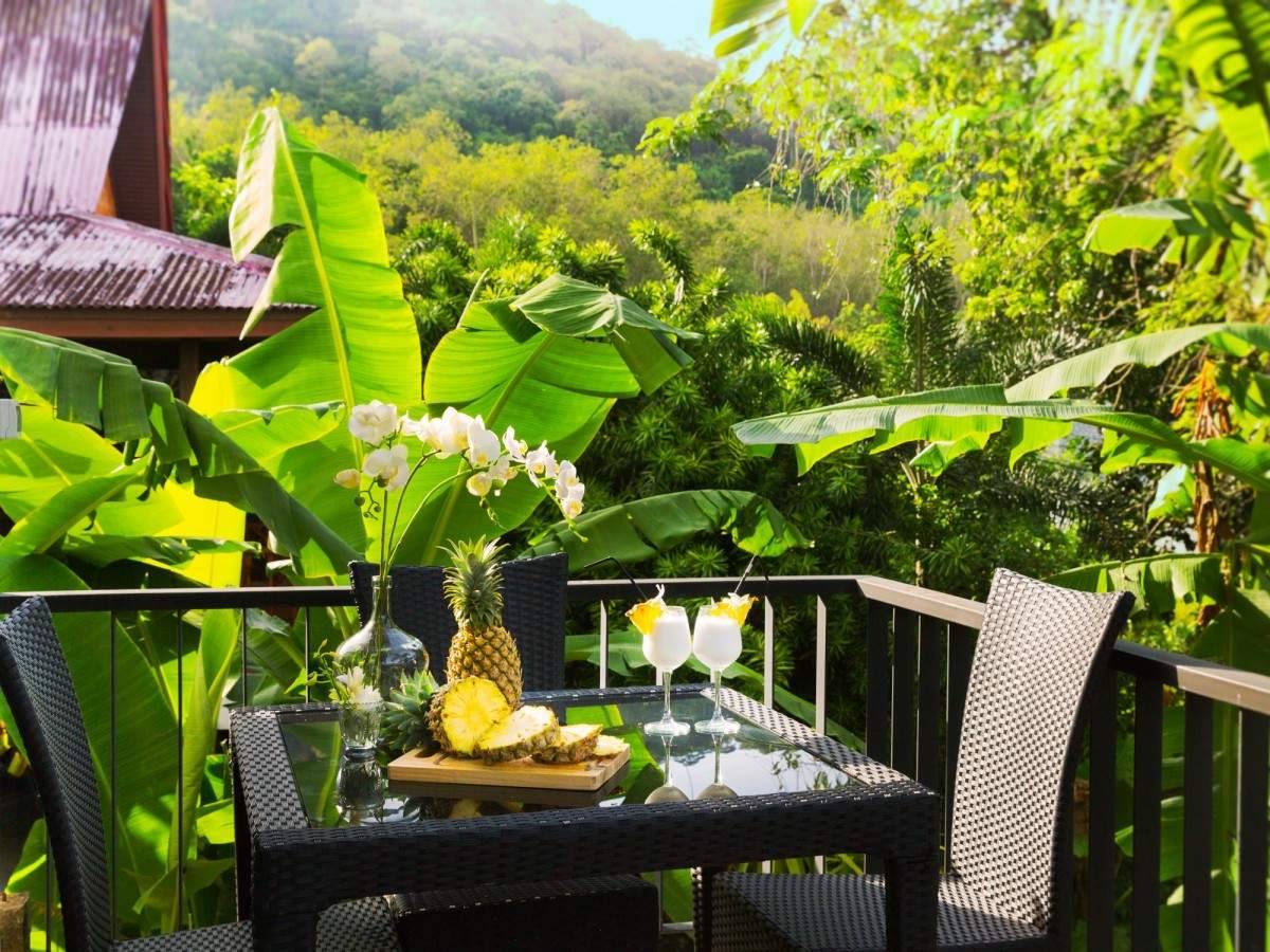 Rent villa EMAUHA, Thailand, Phuket, Nai Harn | Villacarte