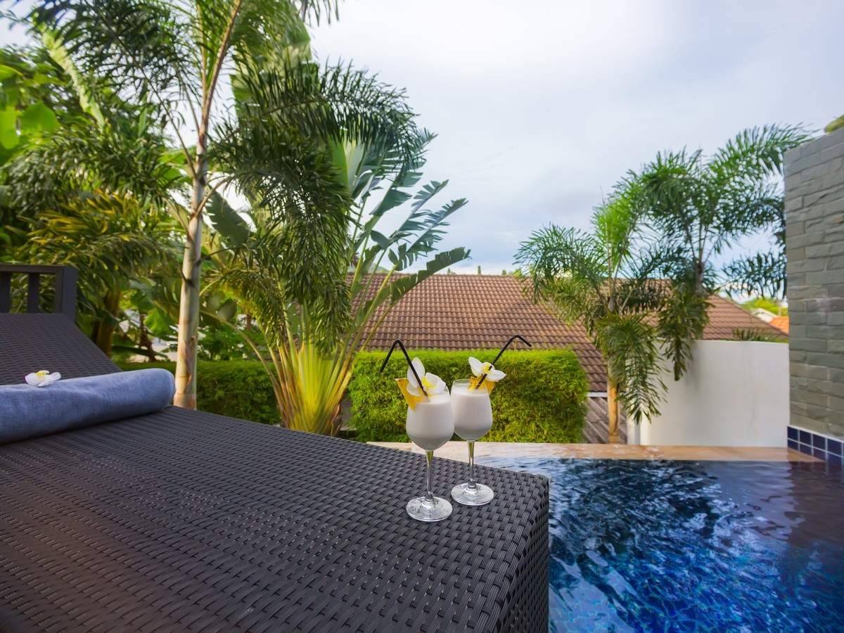 Rent villa EMAUHA, Thailand, Phuket, Nai Harn | Villacarte