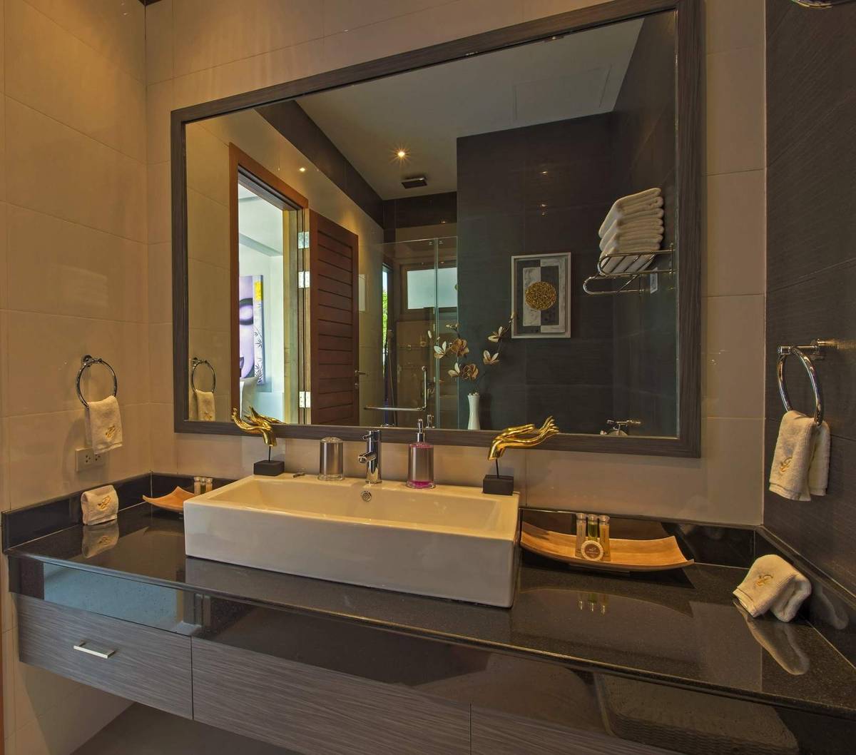 Rent villa Loriella, Thailand, Phuket, Nai Harn | Villacarte