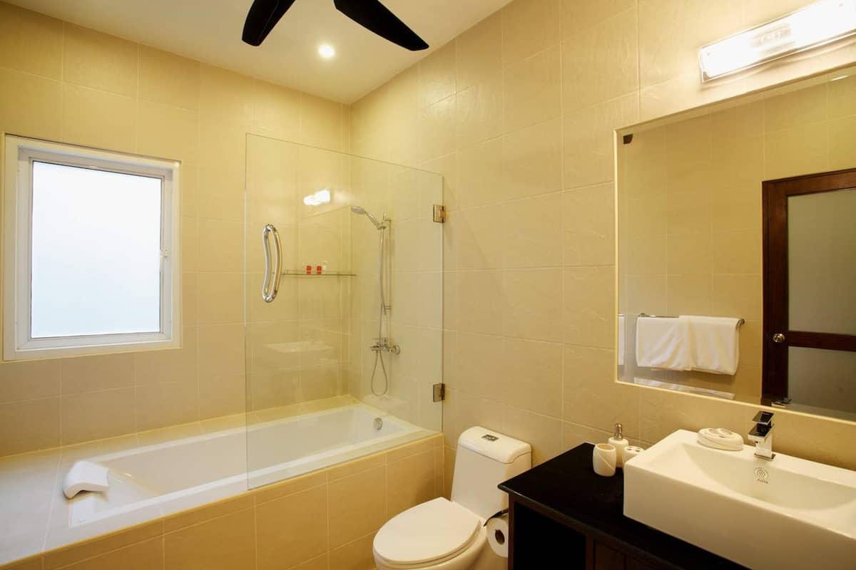 Rent villa Gold, Thailand, Phuket, Nai Harn | Villacarte