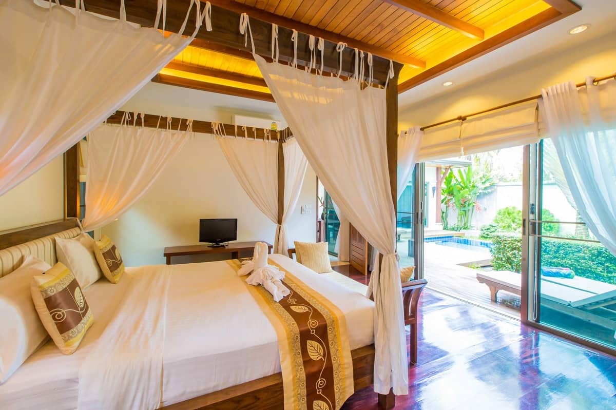 Rent villa Rawai Sun Villa, Thailand, Phuket, Nai Harn | Villacarte