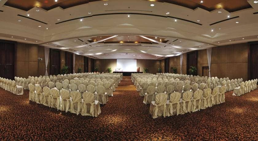 Rent apartments Movenpick Resort and Spa Karon, Thailand, Phuket, Karon | Villacarte