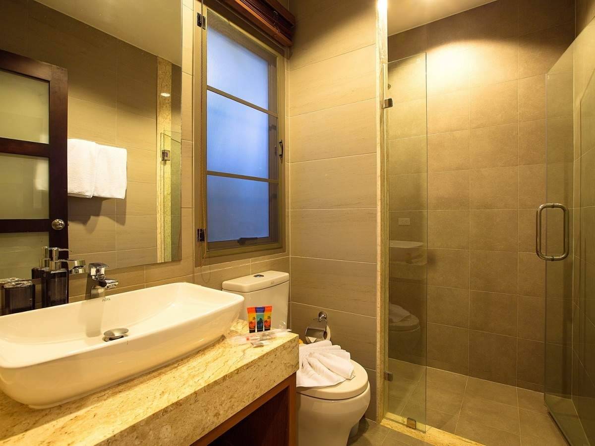 Rent villa Daisy, Thailand, Phuket, Nai Harn | Villacarte
