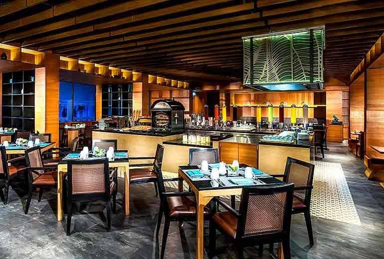Rent apartments Oceanfront Grande Suite, Thailand, Phuket, Karon | Villacarte