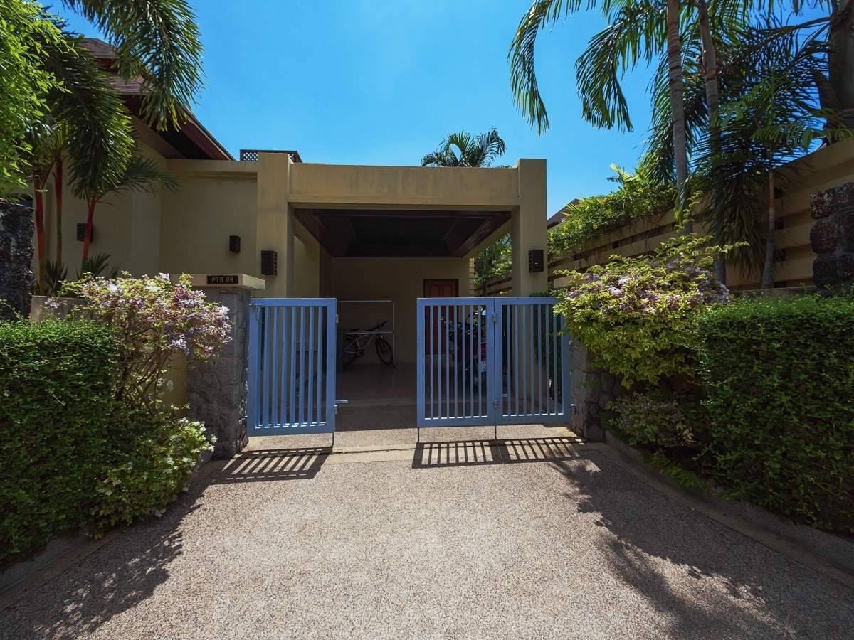 Rent villa Baan Bua Hoata, Thailand, Phuket, Nai Harn | Villacarte