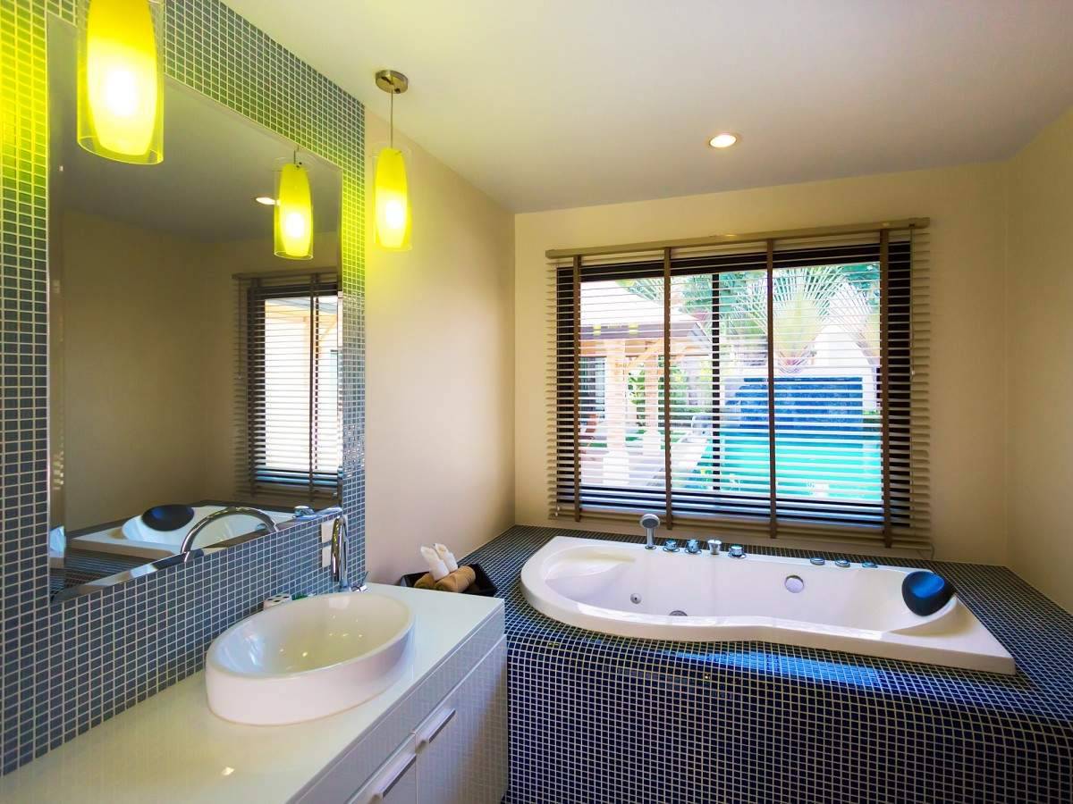 Rent villa Peata, Thailand, Phuket, Nai Harn | Villacarte