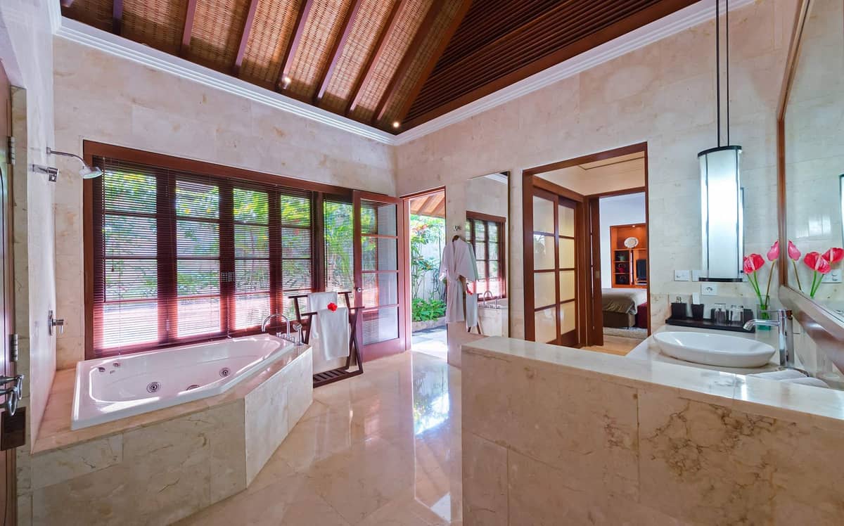 Rent villa Henrietta, Indonesia, Bali, Seminjak | Villacarte