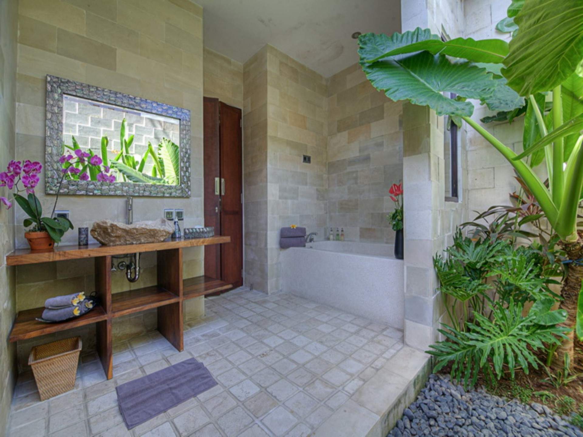 Rent villa Augusta, Indonesia, Bali, Seminjak | Villacarte