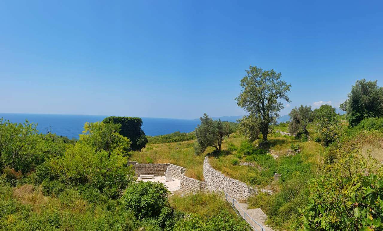 Land plot 