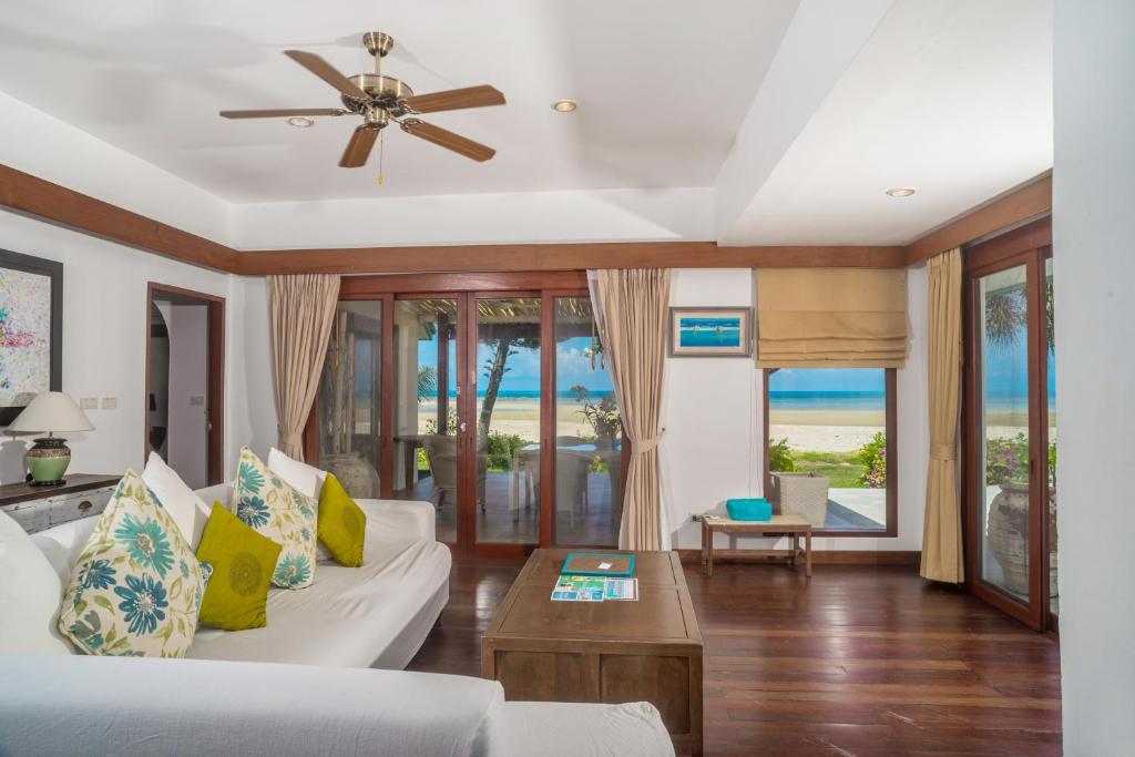 Rent villa Baan Chaai Haat, Thailand, Samui, Hua Thanon | Villacarte