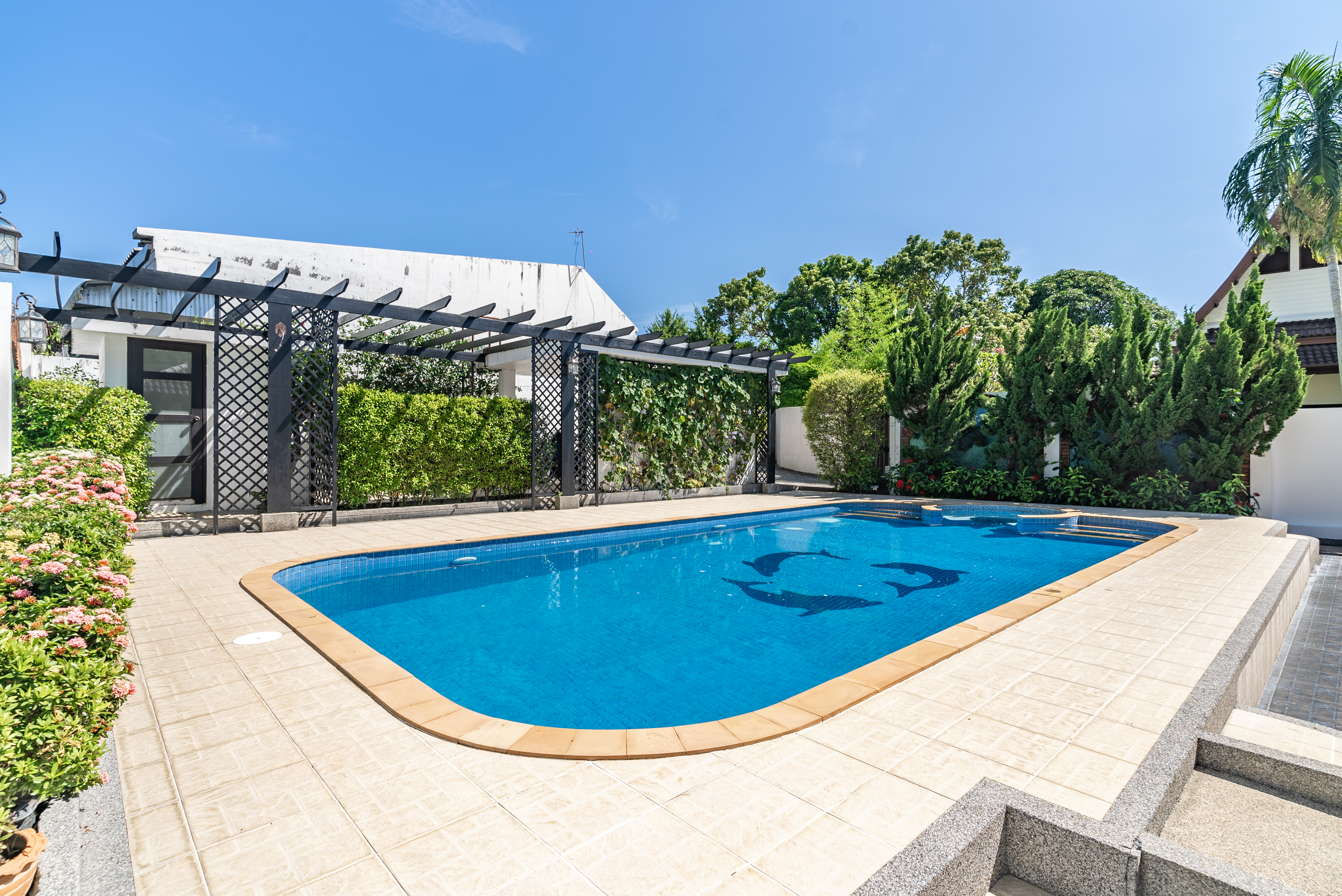 Rent villa BAAN TERRY, Thailand, Phuket, Nai Harn | Villacarte