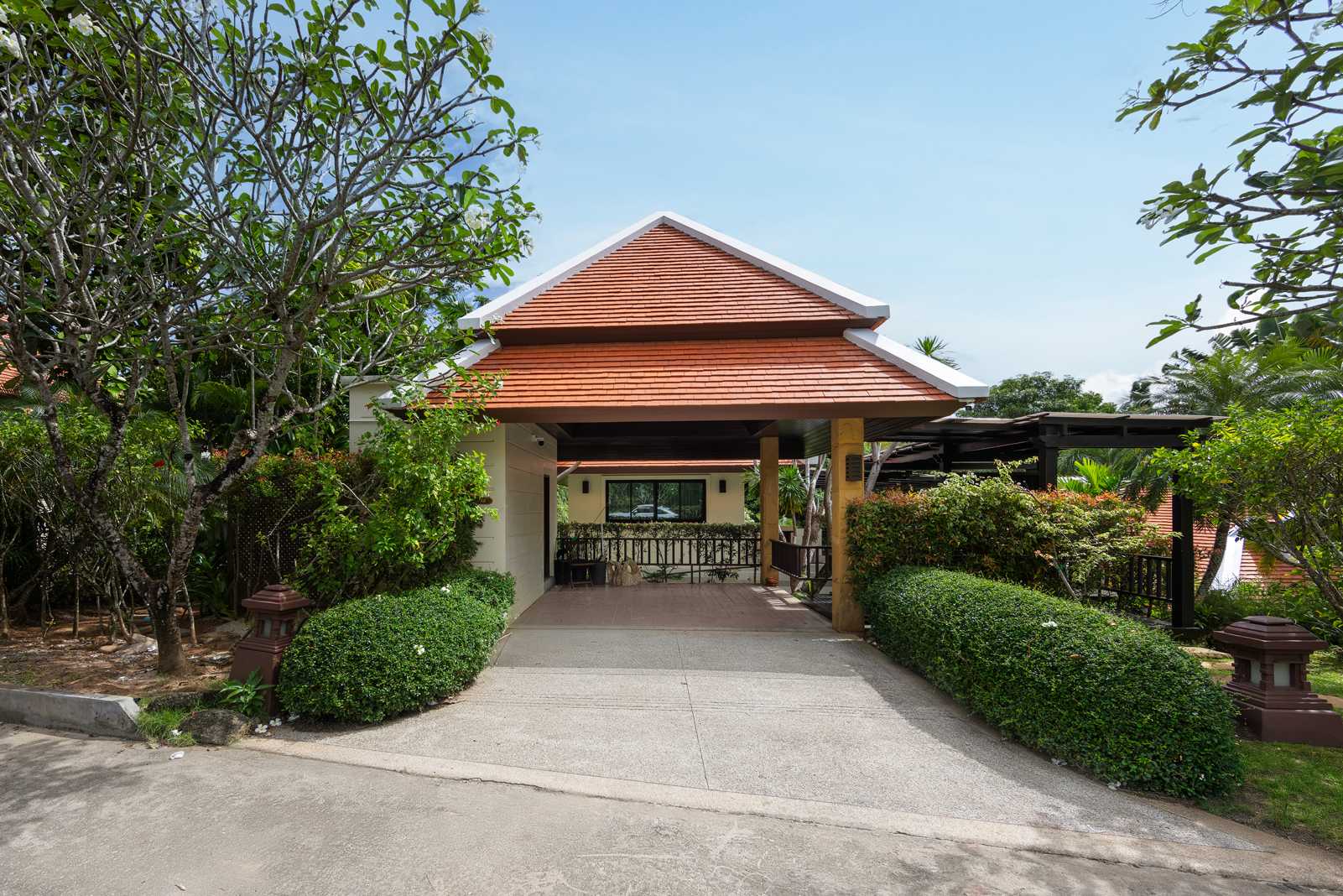 Rent villa Baan - Bua Meraya, Thailand, Phuket, Nai Harn | Villacarte