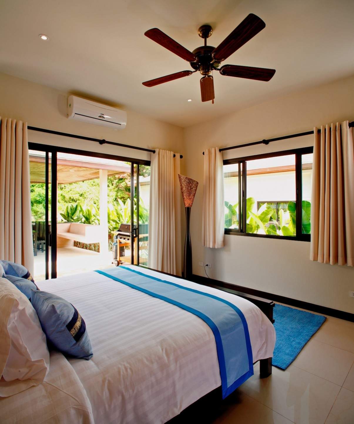 Rent villa Louise, Thailand, Phuket, Nai Harn | Villacarte