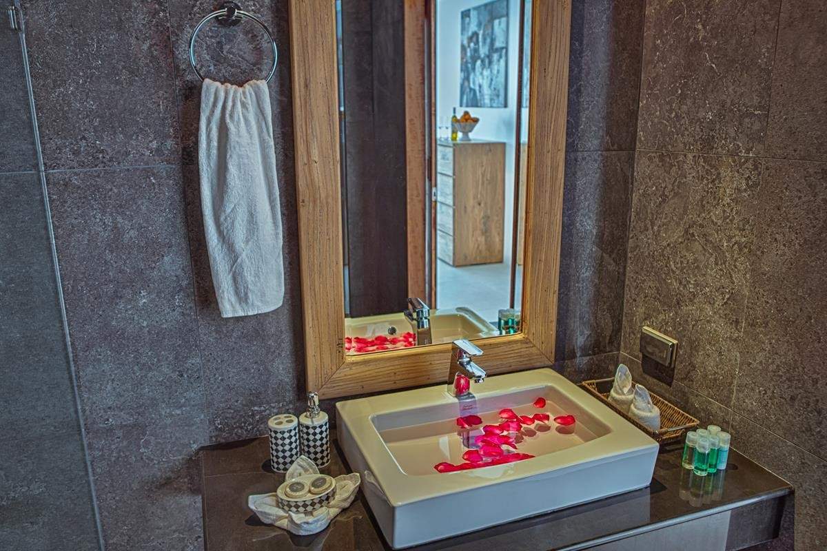 Rent villa LUXURY TIME, Thailand, Phuket, Surin | Villacarte