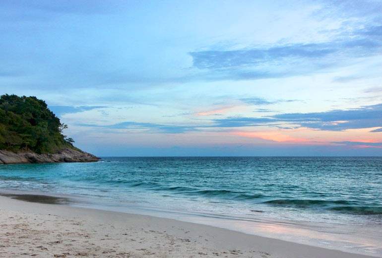 Rent apartments Oceanfront Delux Suite, Thailand, Phuket, Karon | Villacarte