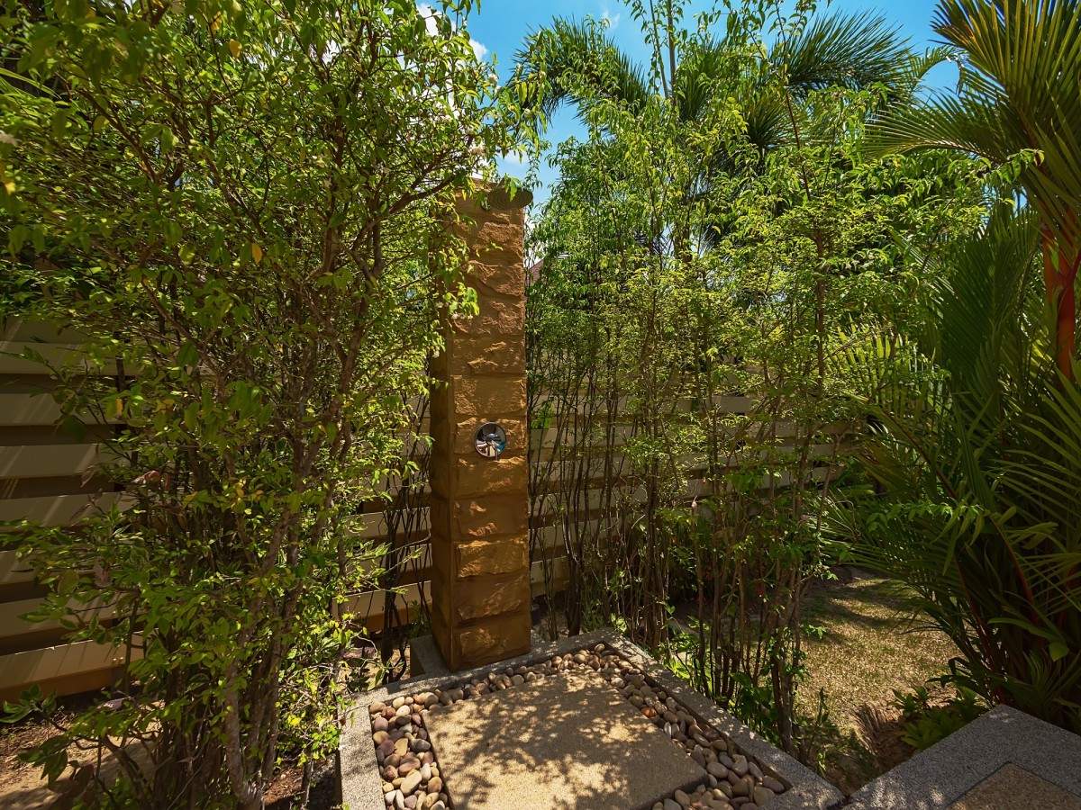 Rent villa Baan Bua Hoata, Thailand, Phuket, Nai Harn | Villacarte